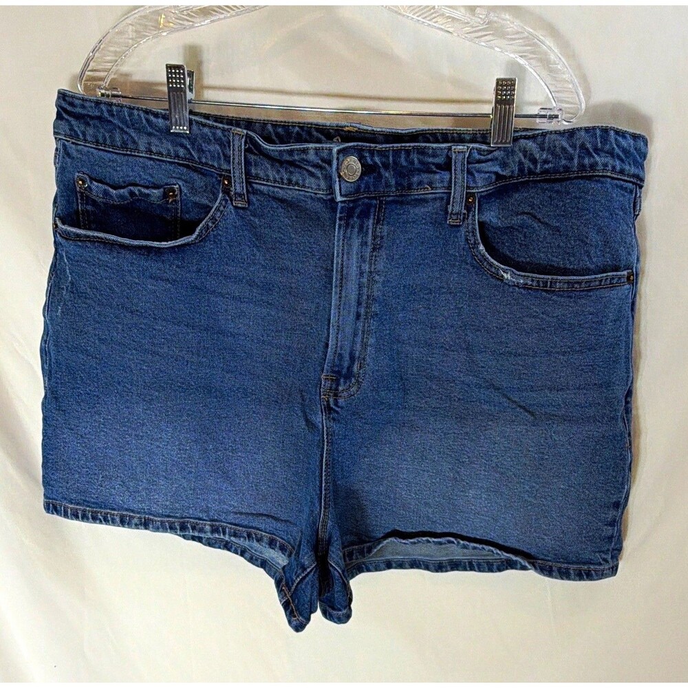 Torrid Women’s Blue Denim Shorts 5-Pocket Size 22 Plus